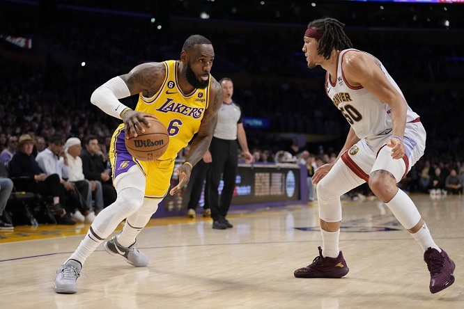 LeBron James, 38, erreicht immer noch neue Statistiken in der NBA